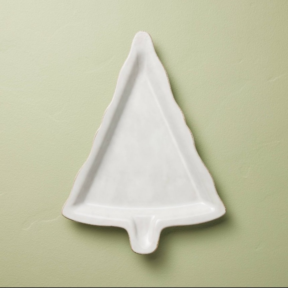 Christmas Hearth & Hand With Magnolia Stoneware Tree Shape Coolie Plate. New.